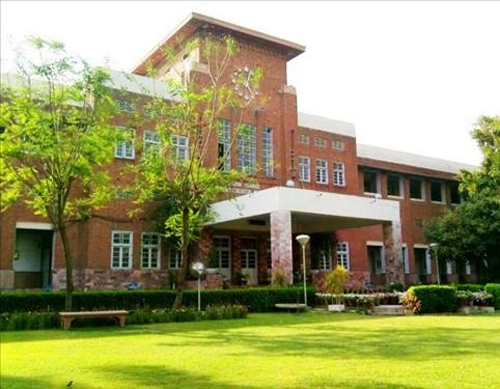 Fatima Jinnah Medical University