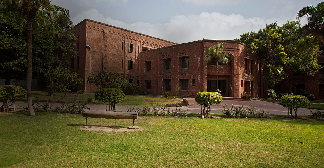 Top 10 Girls Colleges and Universities of Lahore - Locally Lahore