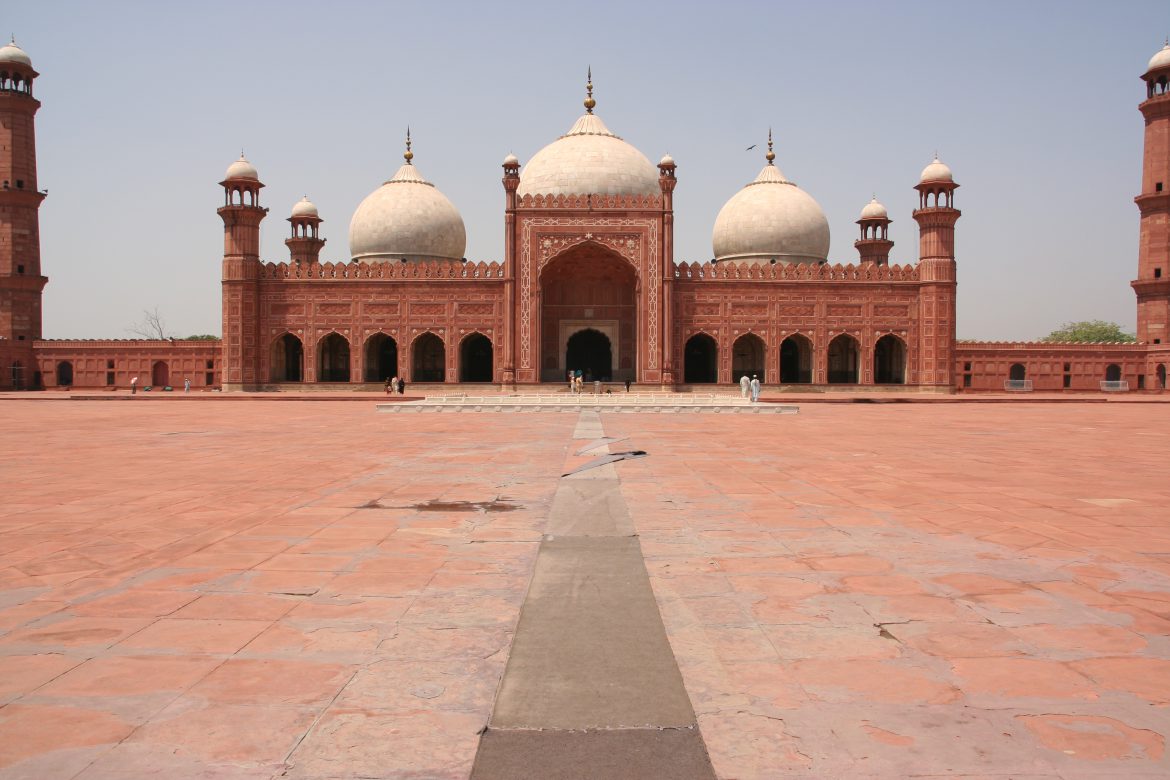 15 Wonderful Mosques in Lahore