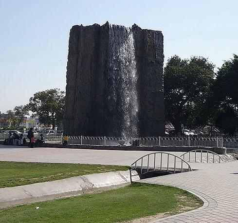 waterfall-at-entrance-of-Jilani-park-formerly-Race-Course-park-Lahore